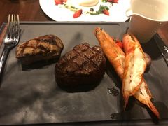 -恰餐厅及酒吧 CHAR Bar & Grill (北京丽都皇冠假日店)