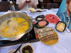 -鲜入围煮花胶鸡海鲜火锅