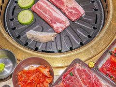 -蚂蚁洞·烤肉大营地(上海静安大悦城店)