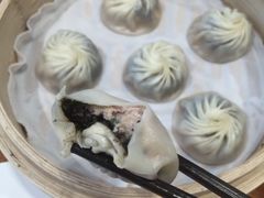 黑松露小笼包-鼎泰丰(新港中心店)