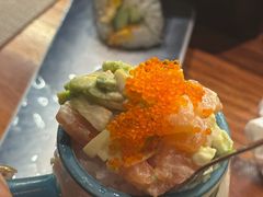 牛油果三文鱼一口饭-戏作寿司(观音桥店)