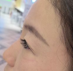 -首珥假日美睫美甲