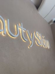 -Hi Beauty Skin 科技美肤中心