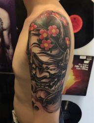 -Black Tattoo Studio