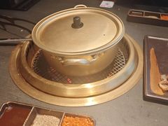 -铭牛烧肉·和牛海鲜自助(高新月牙湖店)