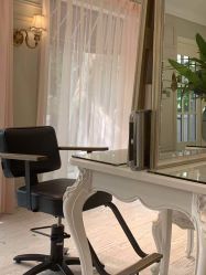 -e hair salon