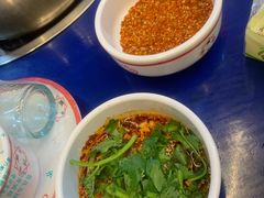 -牛华周记麻辣烫起源店