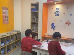 -艾克瑞特机器人教育(金狮校区)