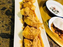 红糖糍粑-沪小二炭火蛙锅(淮海中路美食不夜城店)