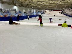 -乔波室内滑雪场
