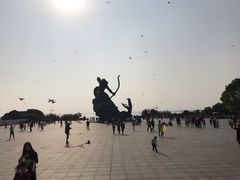 -巴陵广场