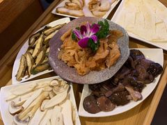 野生菌拼盘-大理董·董家小厨野生菌火锅(古城旗舰店)