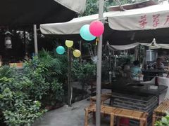 -茅草房·河畔园林火锅
