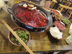 -黄潇洒老火锅(九眼桥宏济巷店)