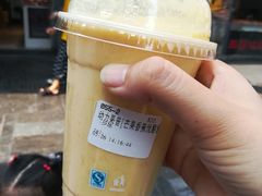 -沪上阿姨鲜果茶(世茂广场宽厚里店)
