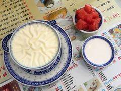 招牌双皮奶任意配-广信牛奶甜品世家(台东店)
