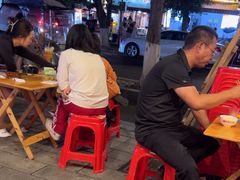 -有红鸡毛店·砂锅菜(抚琴夜市店)