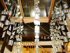 -猫的天空之城概念书店(杭州南宋御街店)