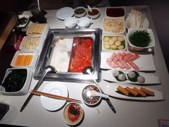 -海底捞火锅鲜切牛肉主题店(长寿路店)