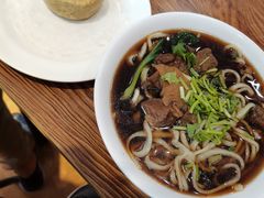 牛肉面-清真吴记门钉肉饼·喜多利