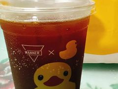 大黄鸭美式-Manner Coffee(宜山路地铁站店)