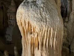 -波斯托伊纳溶洞