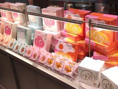 -好利来(上海虹桥新天地Lab主题店)