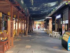 -三亚湾红树林度假酒店美食街