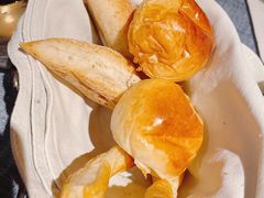 人餐前面包-弦月窗LUNETTE BY AMANDA(复兴路店)