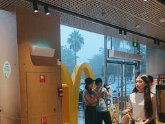 -麦当劳(中二横路店)