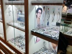 -上海网星眼镜批发·蔡司依视路官方授权(三叶眼镜城店)