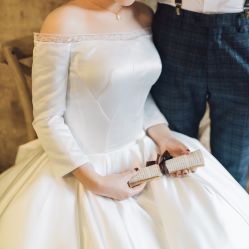 -满庭芳婚纱礼服店