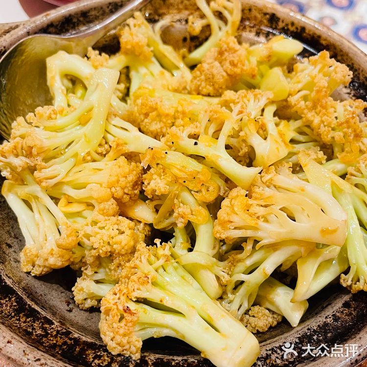 喜庆感十足的海云陈记