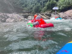 -安吉龙王山峡谷漂流