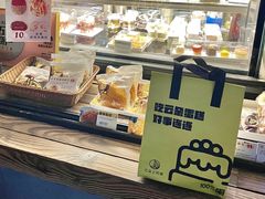 面包甜点陈列柜-云朵上的鱼(莘庄店)