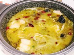 -渝是乎酸菜鱼·川渝小炒(新世界百货望京店)