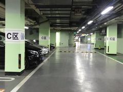 -新中关大厦·停车场