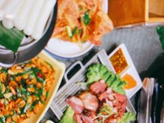 -老滇山寨•云南特色菜•地方菜•民族风情歌舞表演(世纪金源店)