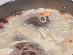 -三人行骨头王火锅(长寿店)