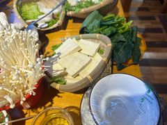 -民食香·腊排骨野生菌美食(木府店)