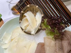 -红鼎豆捞·非遗鲍皇汤火锅(宝丰路店)