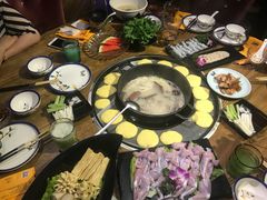 -三人行骨头王火锅(长寿店)