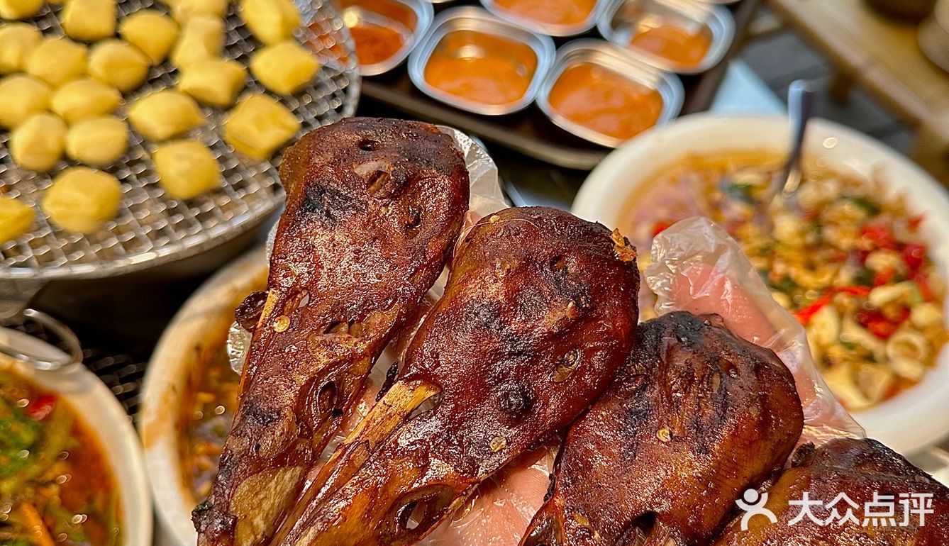昆明的！暴好吃的烤鸡[流泪]肉嫩还爆汁！！ 