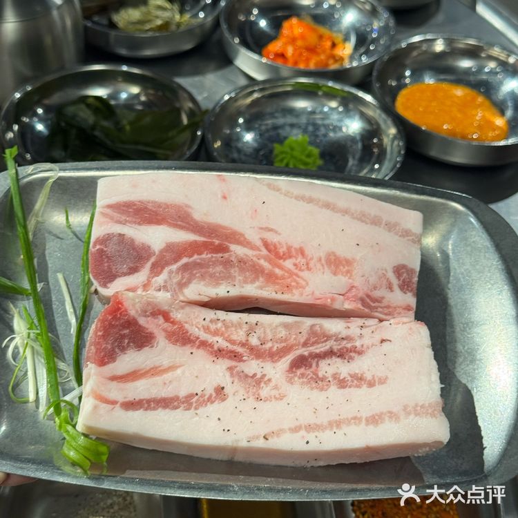 跟着长春本地人吃的烤肉👍服了