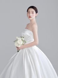 -樱花婚纱摄影