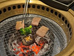 -山川小町·极番烧肉(新地假日广场店)