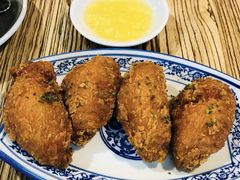 香脆鸡中翼配柚子金钻凤梨汁-青花亭 Aobana HK