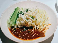 鸡丝凉面-麻六记(新天地店)