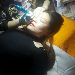 -一个差评成就的纹眉店