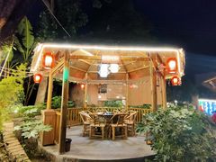 -茅草房·河畔园林火锅